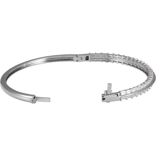 Lab-Grown Diamond Bangle Bracelet - Image 4