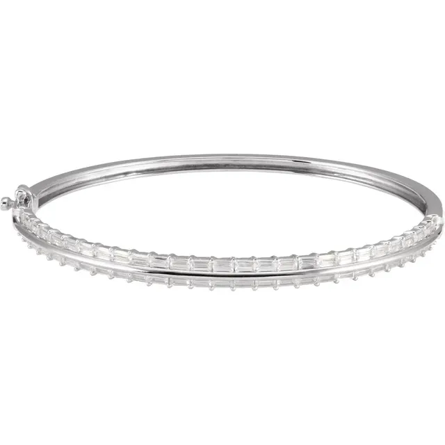 Lab-Grown Diamond Bangle Bracelet - Image 3